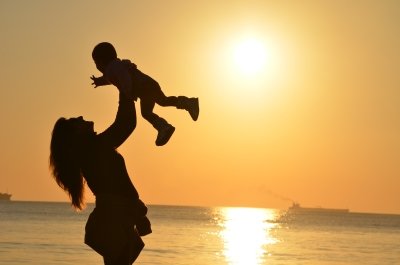 mom and child